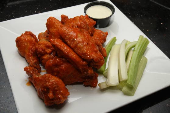Local bars, restaurants fight for best deals on Super Bowl Sunday